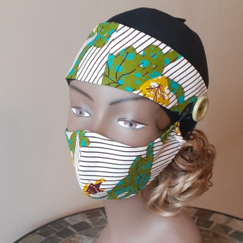 Face mask with head band in an African print